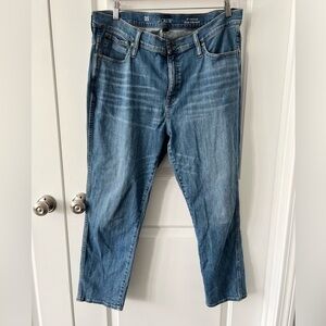 J. Crew 9” Vintage Slim Straight Medium Wash Jeans Size 35
